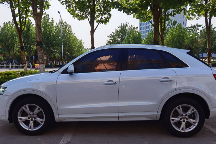 Audi Q3 2017 car image #3
