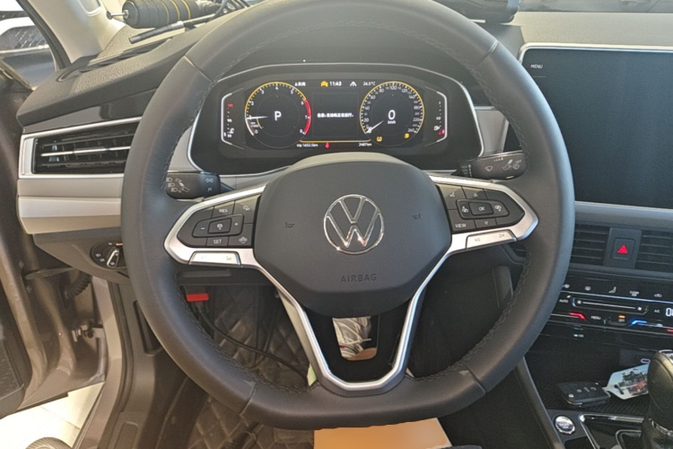 Volkswagen Bora 2024 car image #11