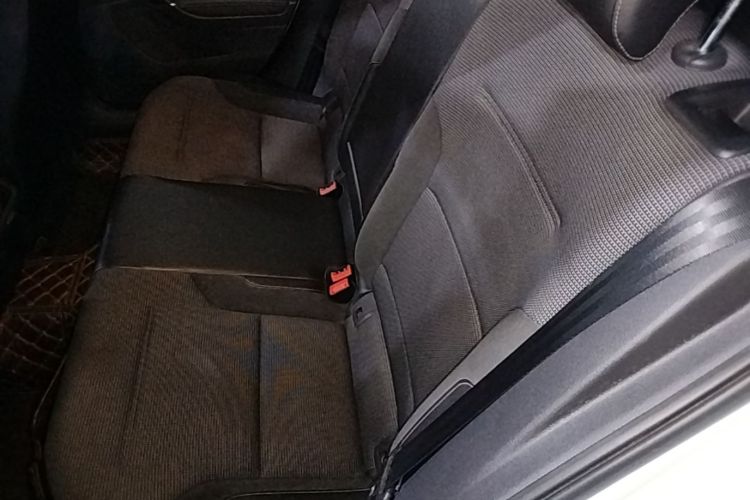 Volkswagen Golf 2018 car image #17