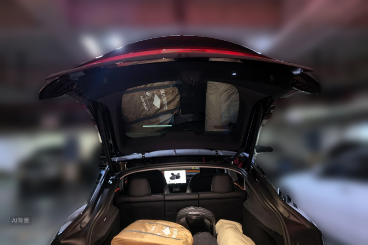 Tesla Model Y 2025 car image #21