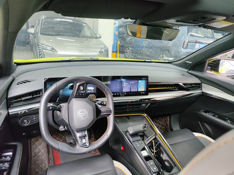 MG 5 Scorpio 2023 car image #2