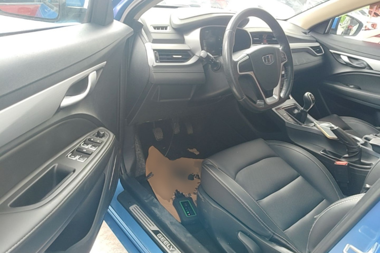 GEELY Emgrand 2018 car image #16