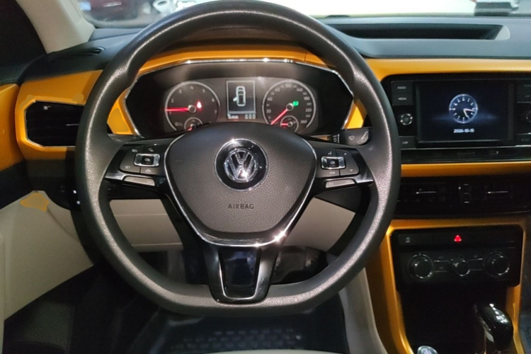 Volkswagen T-Cross 2019 #15 Volkswagen T-Cross 2019 car image #15