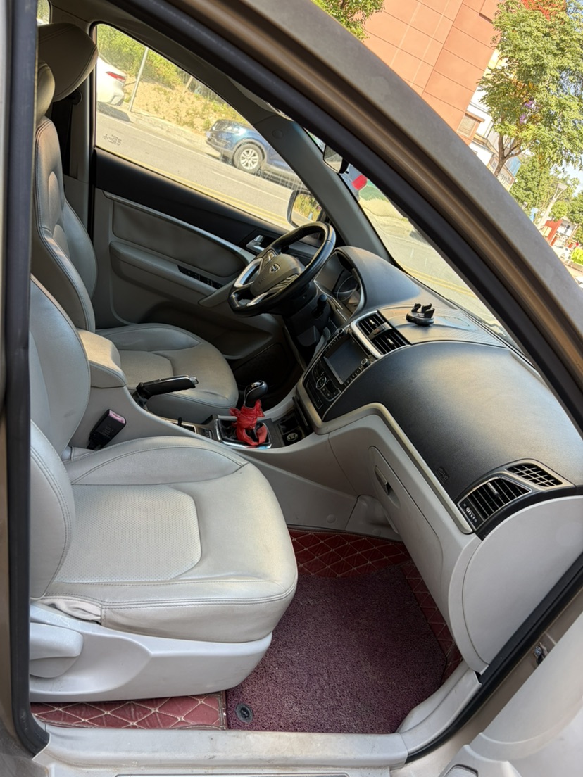 GEELY Emgrand 2014 car image #7