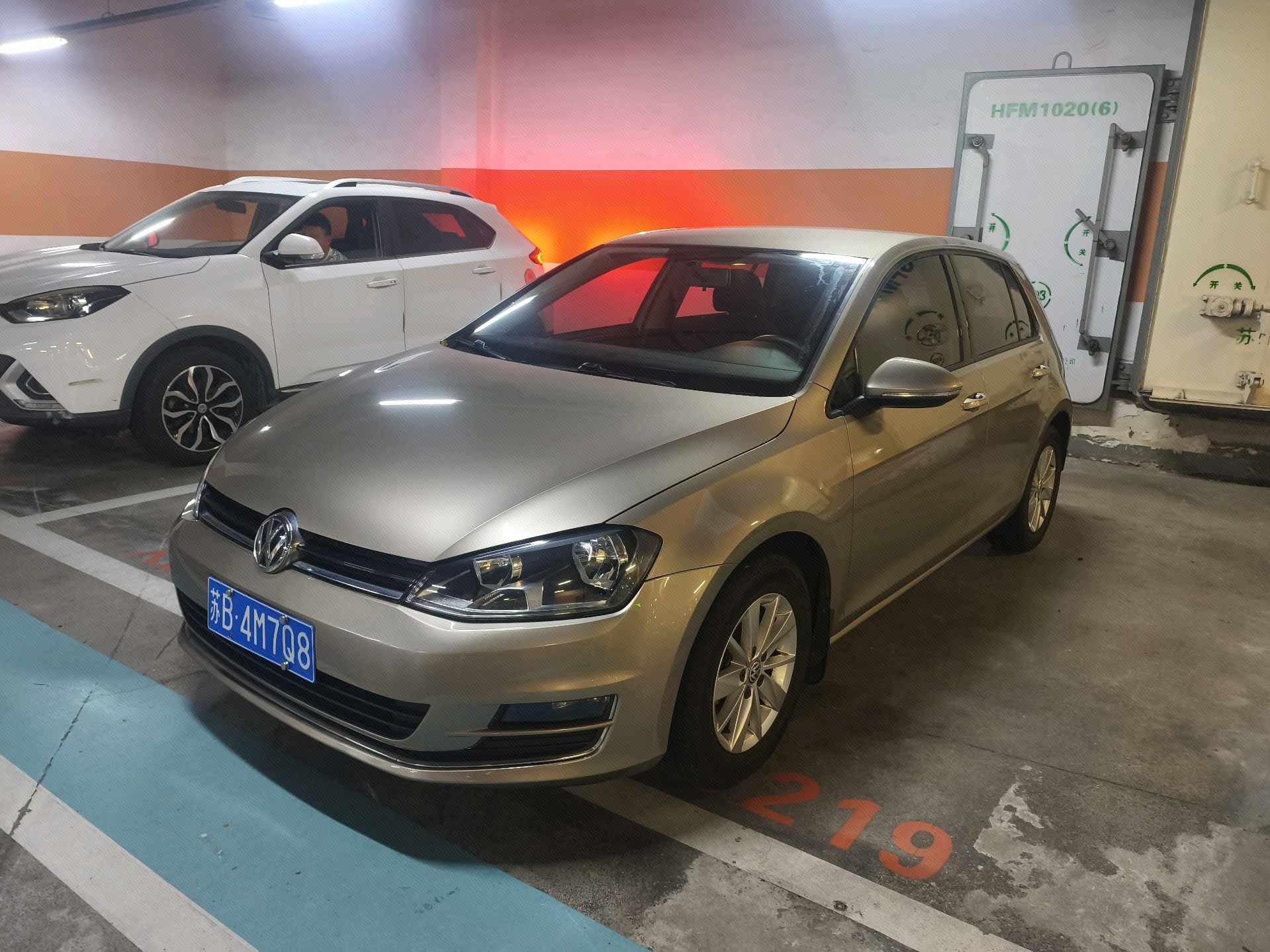 Volkswagen Golf 2018 car image 