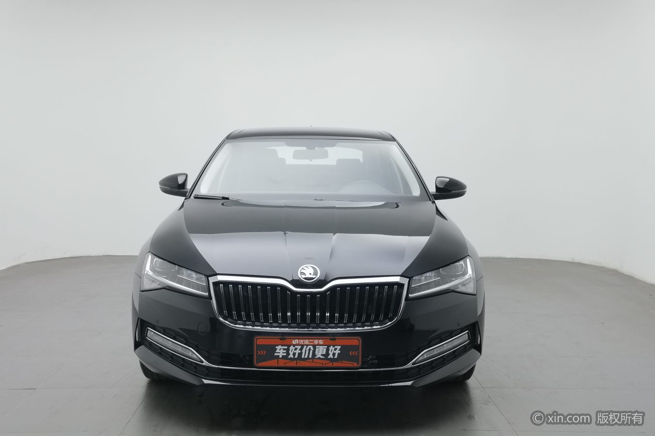 Skoda Superb 2025 car image #4