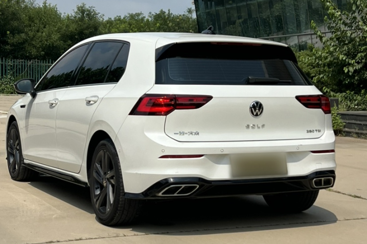 Volkswagen Golf 2022 car image #6