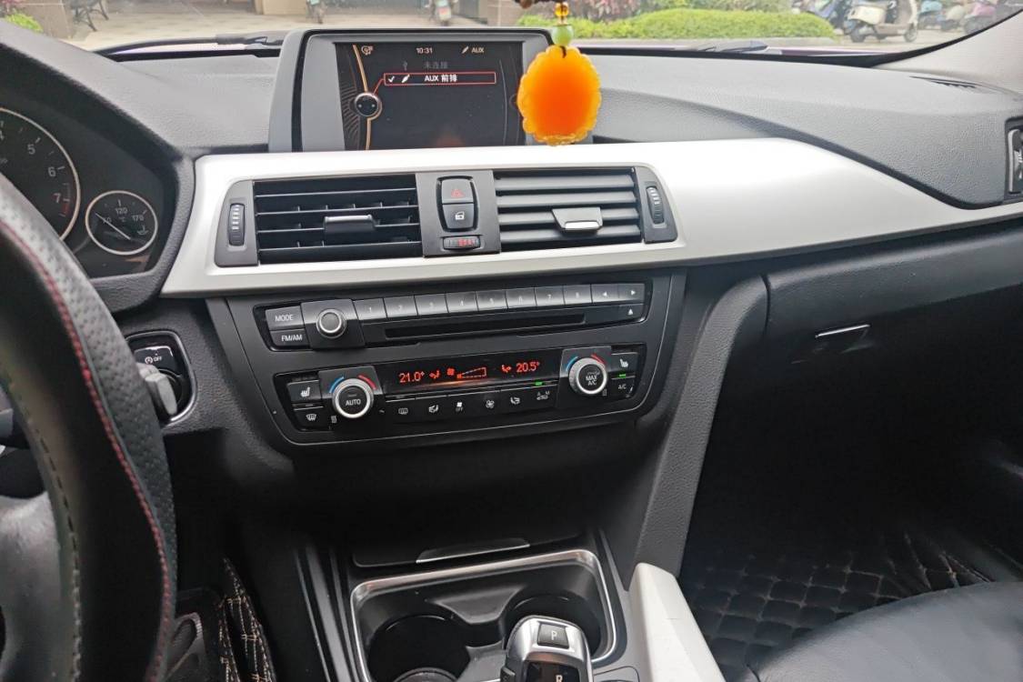 BMW 3 Series 2013 car image #28