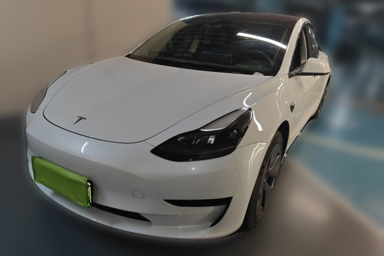 Tesla Model 3 2023 car image #2