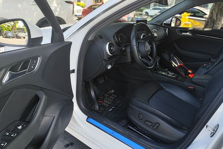 Audi A3 2019 car image #16