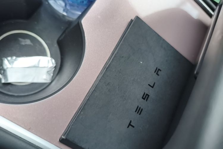 Tesla Model 3 2021 car image #9
