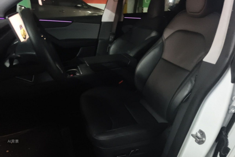 Tesla Model Y 2025 car image #17