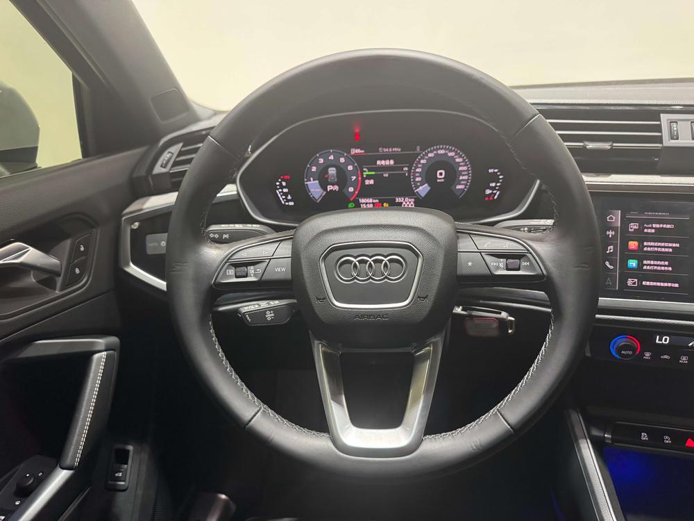Audi Q3 2024 صورة سيارة #13