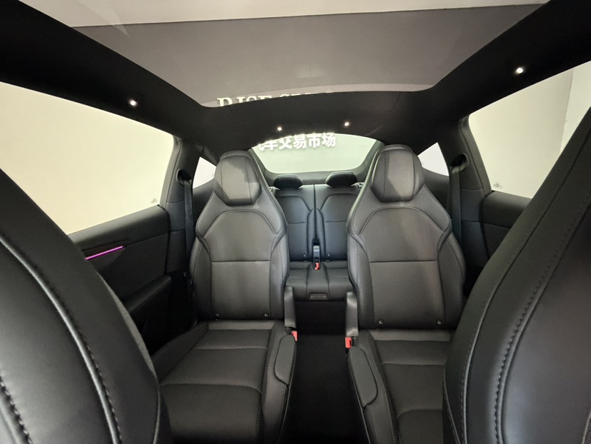 Tesla Model Y L 2026 car image #6