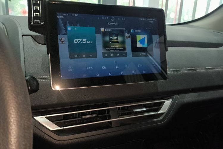 BYD Yuan New Energy 2019 car image #17