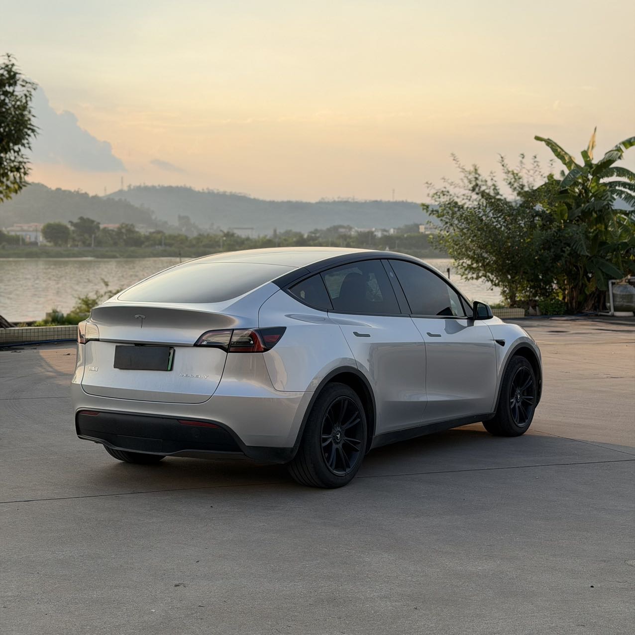 Tesla Model Y 2024 #4 Tesla Model Y 2024 immagine di auto #4