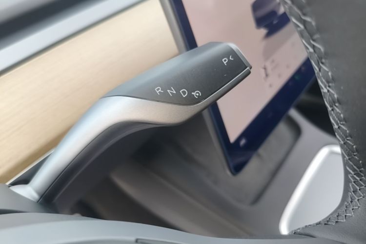 Tesla Model Y 2022 #18 Tesla Model Y 2022 car image #18