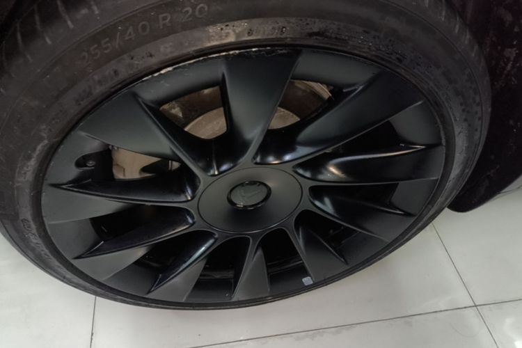 Tesla Model Y 2024 #10 Tesla Model Y 2024 car image #10