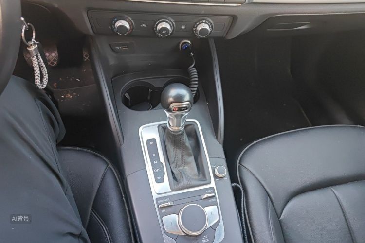 Audi A3 2019 car image #16