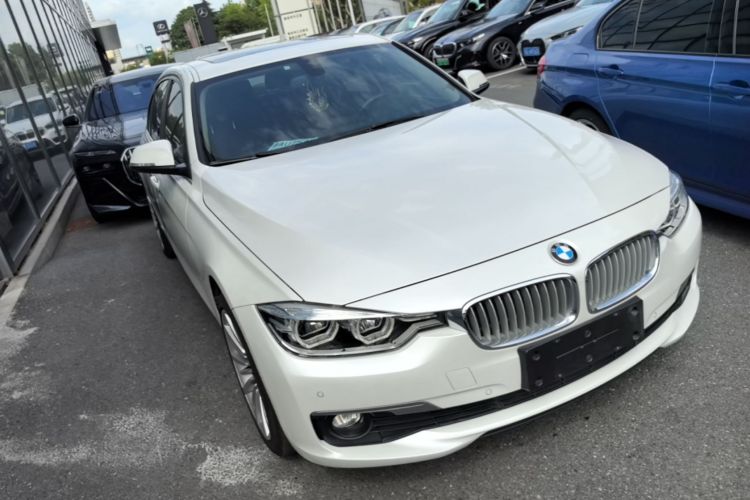 BMW 3 Series 2017 car image #6