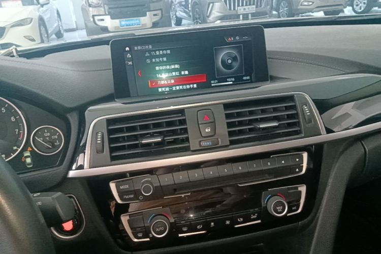 BMW 3 Series 2019 immagine di auto #13