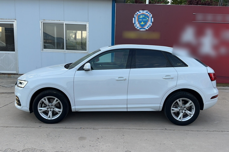 Audi Q3 2018 car image #6