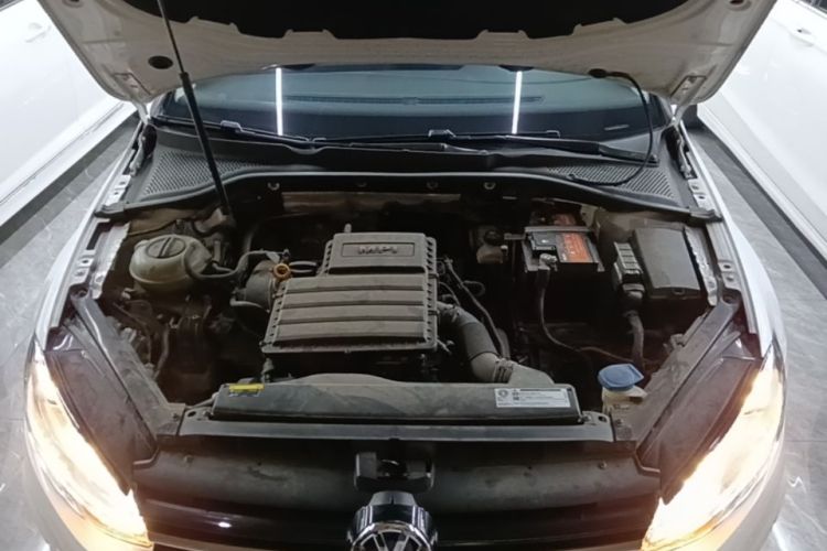 Volkswagen Golf 2019 car image #20