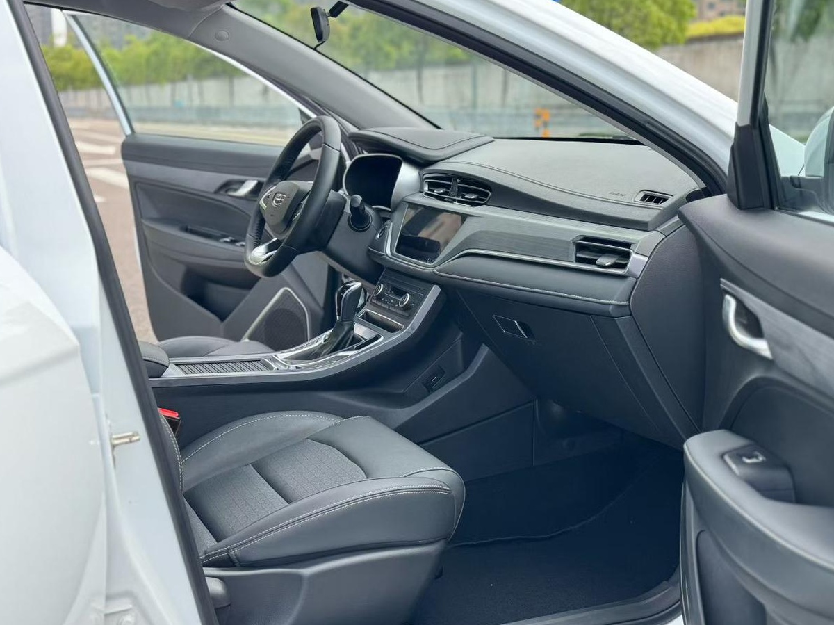 GEELY Emgrand 2021 car image #5