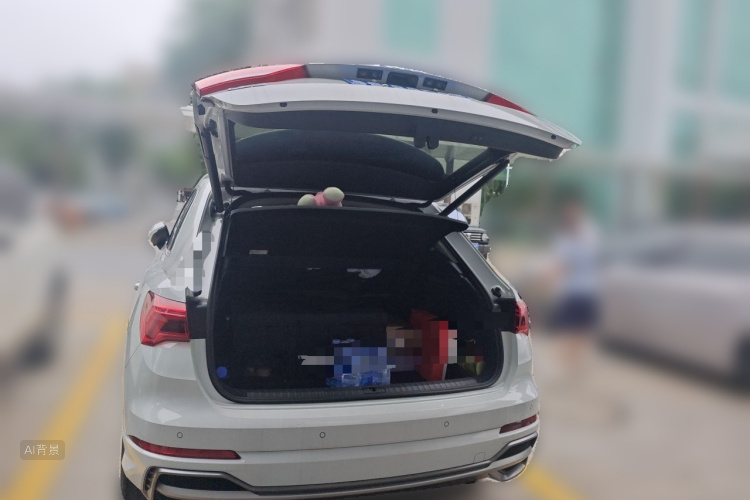 Audi Q3 2022 car image #21