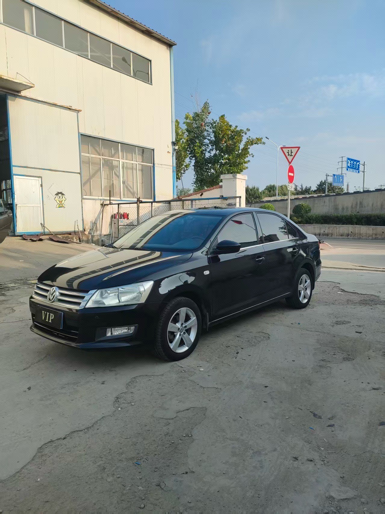 Volkswagen Santana 2013 car image 