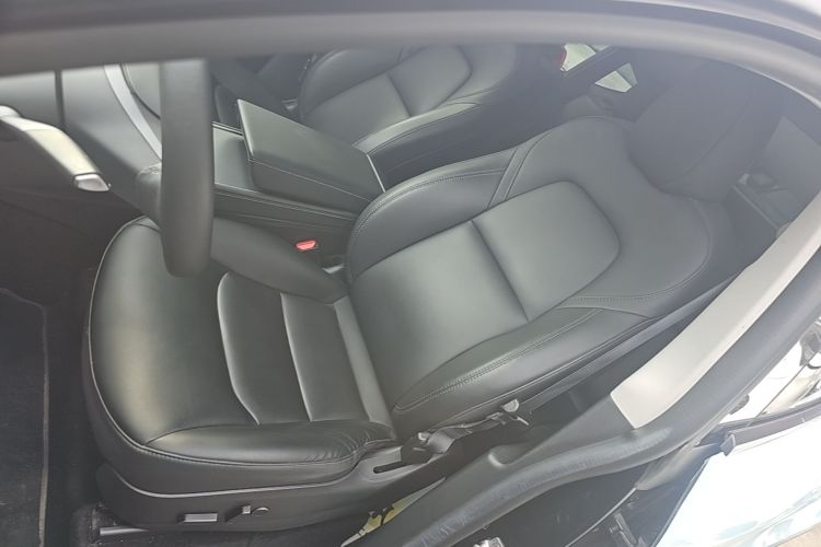 Tesla Model Y 2022 #19 Tesla Model Y 2022 car image #19