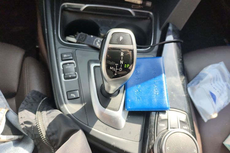 BMW 3 Series 2019 #16 BMW 3 Series 2019 car image #16