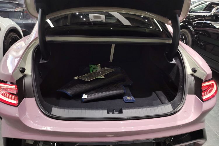 MI SU7 2024 image de voiture #19