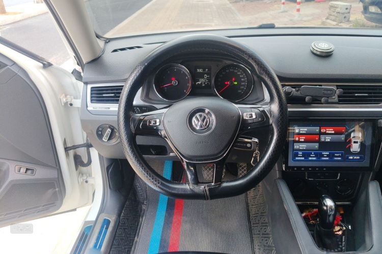 Volkswagen Bora 2017 #12 Volkswagen Bora 2017 car image #12