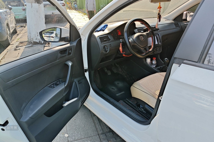 Volkswagen Santana 2017 صورة سيارة #18