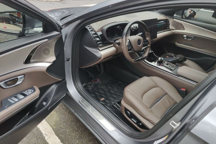 BYD Han 2022 immagine di auto #16