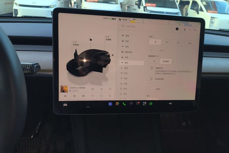 Tesla Model Y 2022 صورة سيارة #13
