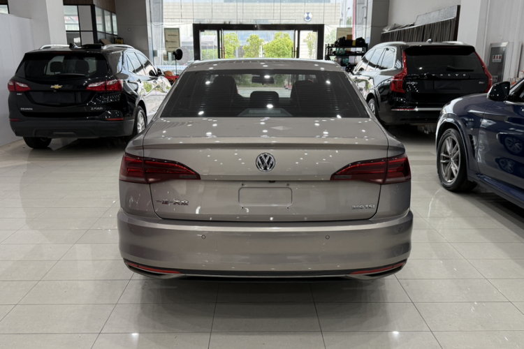 Volkswagen Bora 2020 car image #6