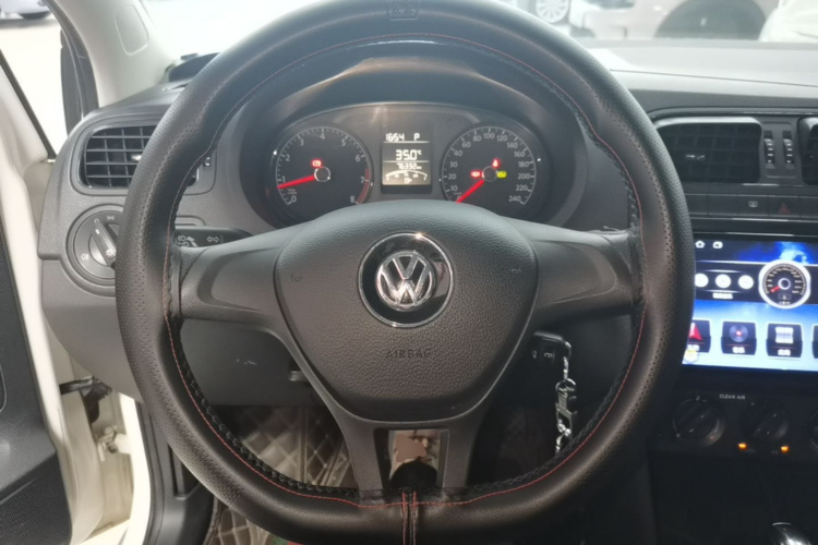 Volkswagen Polo 2016 #11 Volkswagen Polo 2016 car image #11