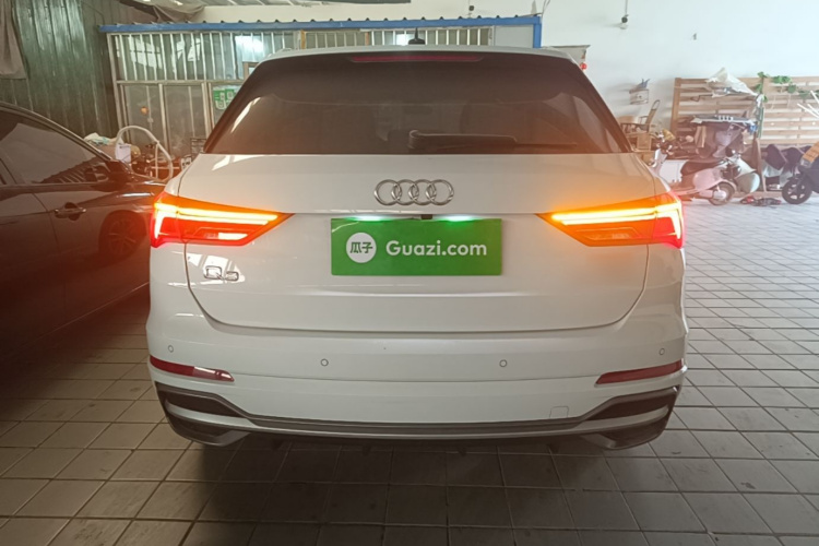 Audi Q3 2022 car image #6