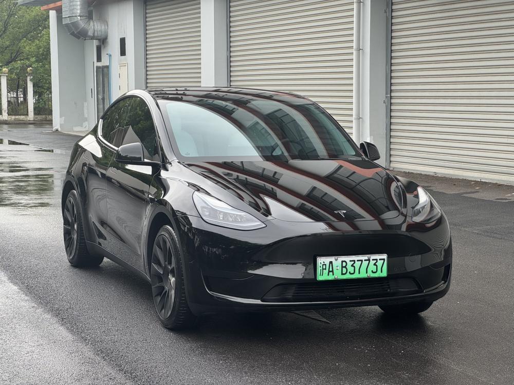 Tesla Model Y 2022 car image #3