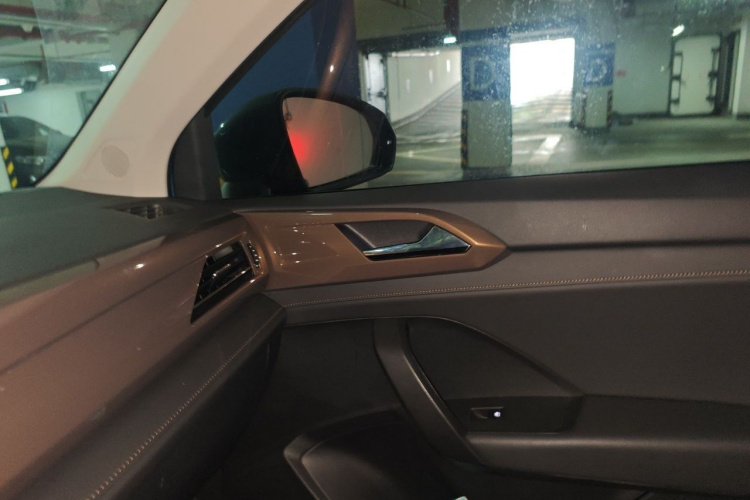 Volkswagen Tharu 2020 car image #24