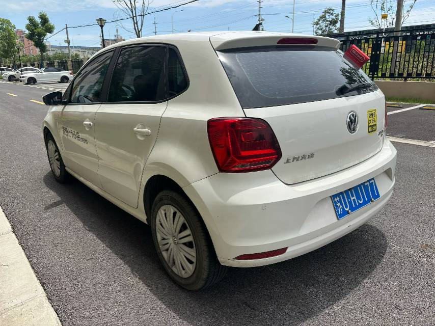 Volkswagen Polo 2017 car image #6