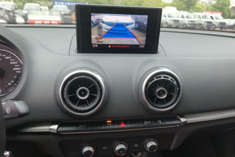 Audi A3 2016 immagine di auto #13