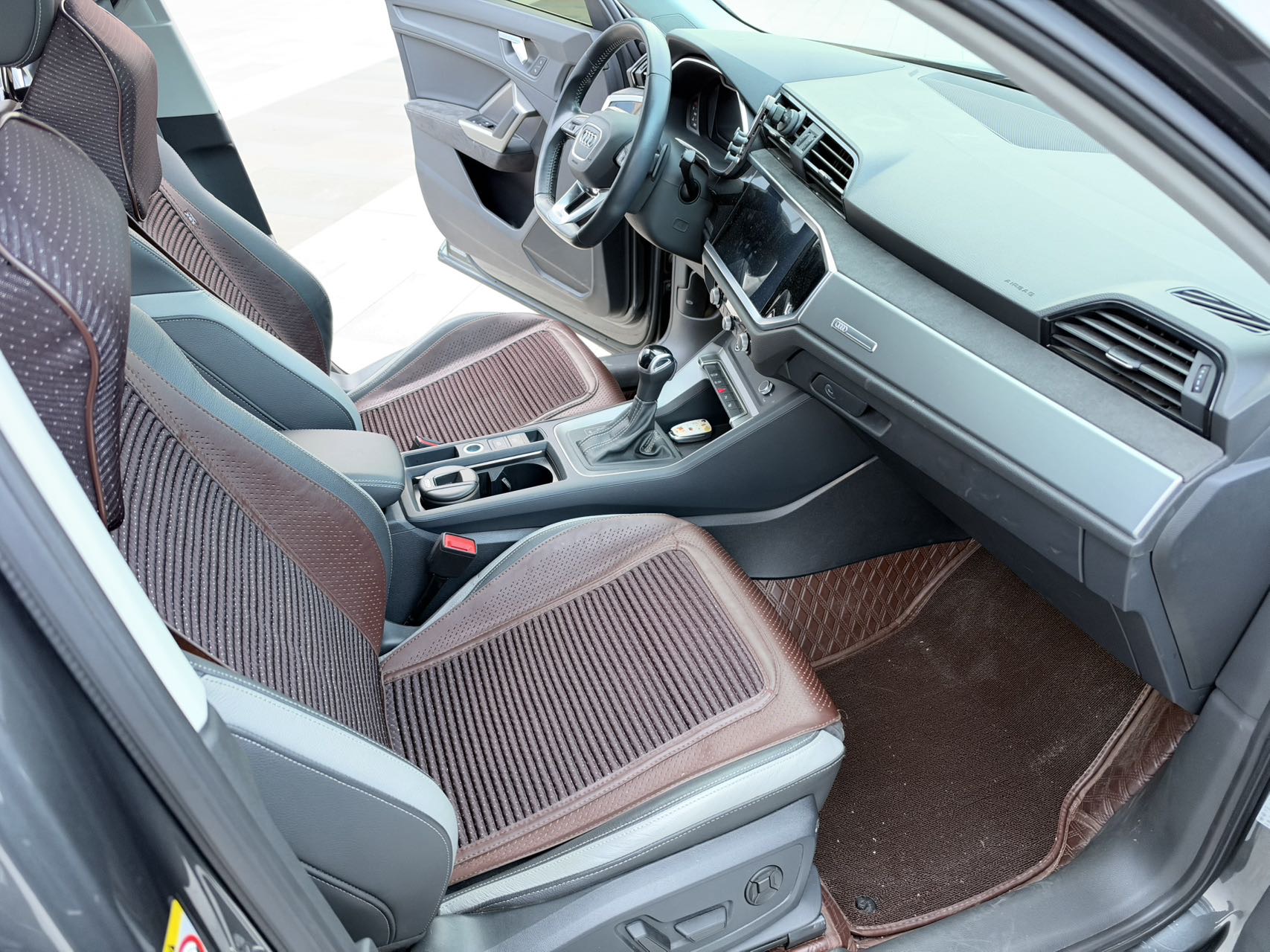 Audi Q3 2022 car image #6