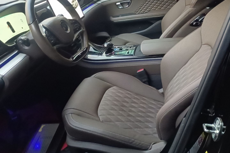 BYD Han 2024 car image #15