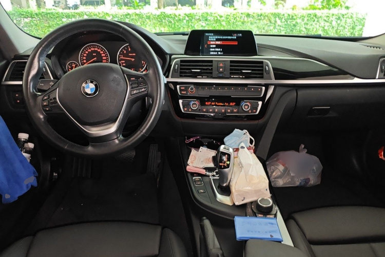 BMW 3 Series 2018 #12 BMW 3 Series 2018 car image #12