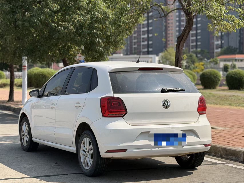 Volkswagen Polo 2017 car image #2