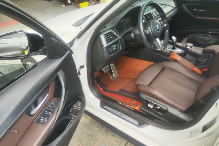 BMW 3 Series 2019 car image #18