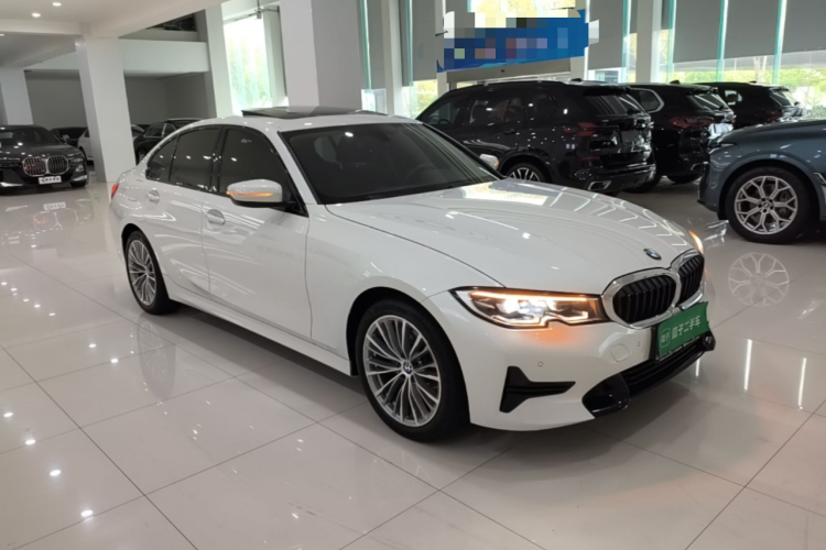 BMW 3 Series 2021 car image #4